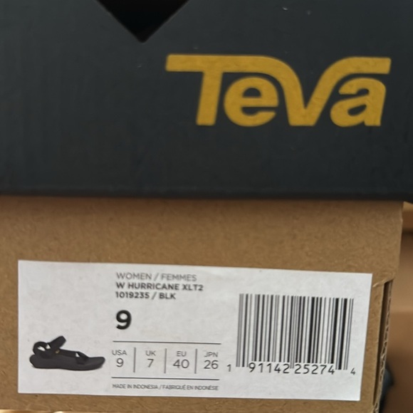 New in the box Teva Hurricane XLT2 women walking outdoors sandals size various - Picture 9 of 9